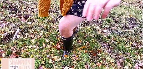  FOREST GiRL PiSS   FLASH - Shannon Heels